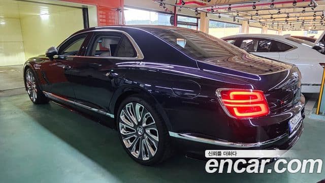 Bentley Flying Spur 2025 — Photo 6/20