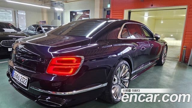 Bentley Flying Spur 2025 — Photo 17/20