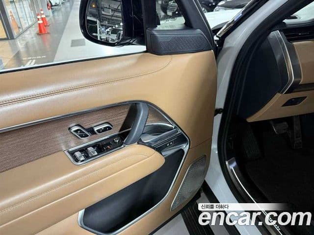 Land Rover Range Rover 2023 — Photo 19/19