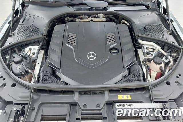 Mercedes-Benz S-Class 2022 — Photo 9/20