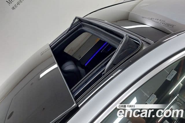 Mercedes-Benz S-Class 2022 — Photo 11/20
