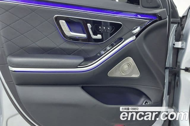 Mercedes-Benz S-Class 2022 — Photo 12/20