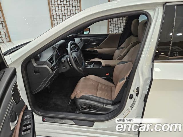 Lexus ES300h 2025 — Şəkil 15/15