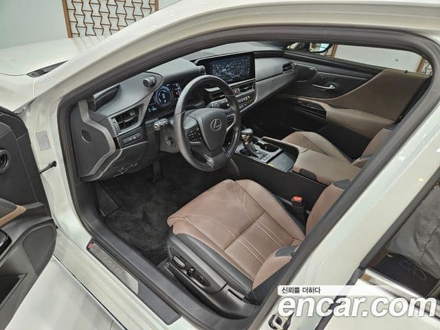 Lexus ES300h 2025 — Şəkil 10/15
