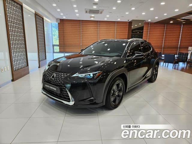 Lexus UX300h 2026 — Şəkil 2/15