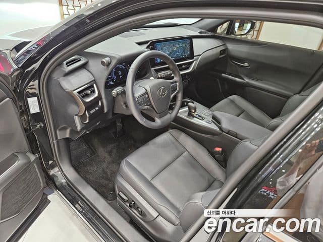 Lexus UX300h 2026 — Şəkil 15/15