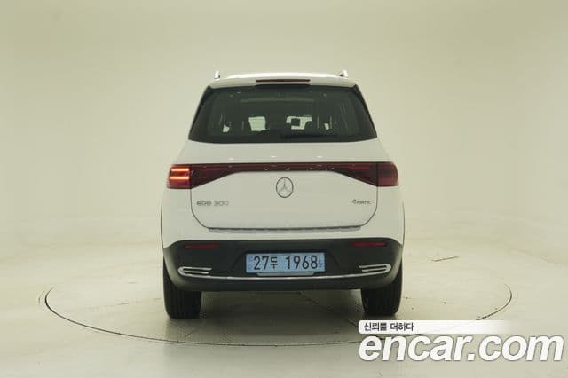 Mercedes-Benz EQB 2025 — ფოტო 14/20