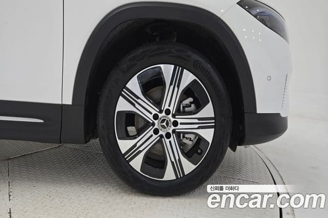 Mercedes-Benz EQB 2025 — ფოტო 6/20