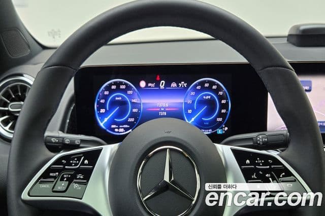 Mercedes-Benz EQB 2025 — ფოტო 19/20