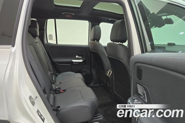 Mercedes-Benz EQB 2025 — ფოტო 10/20