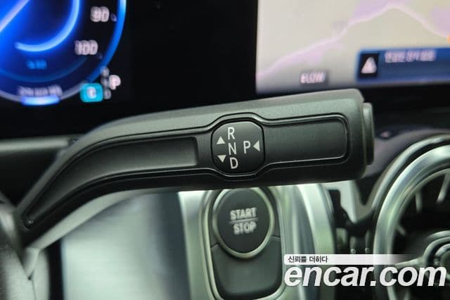Mercedes-Benz EQB 2025 — ფოტო 8/20