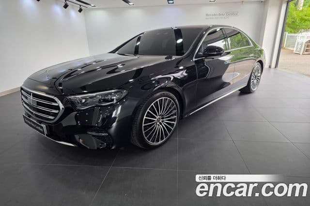 Mercedes-Benz E-Class 2025 — Photo 3/20