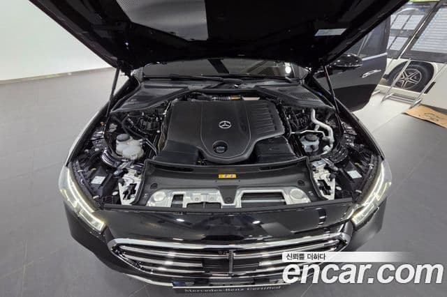 Mercedes-Benz E-Class 2025 — Photo 15/20