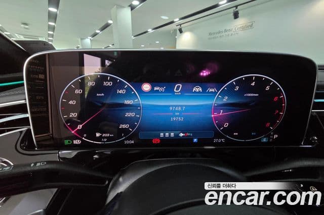 Mercedes-Benz E-Class 2025 — Photo 19/20