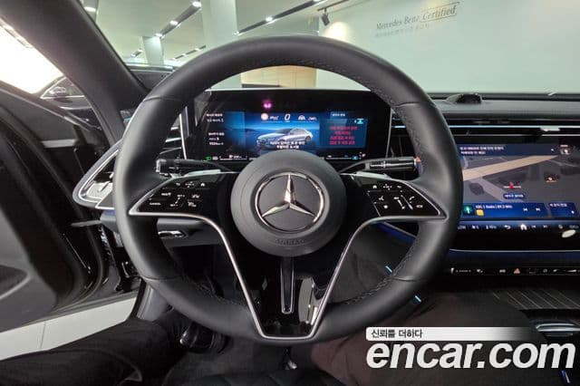 Mercedes-Benz E-Class 2025 — Photo 16/20