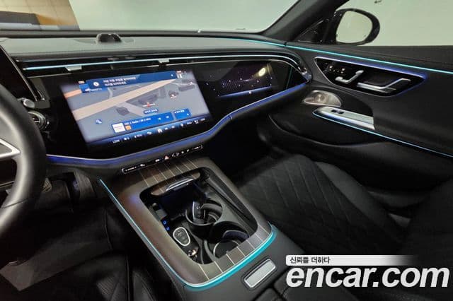 Mercedes-Benz E-Class 2025 — Photo 14/20
