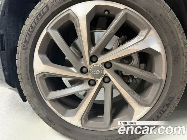 Audi Q5 2025 — ფოტო 17/20