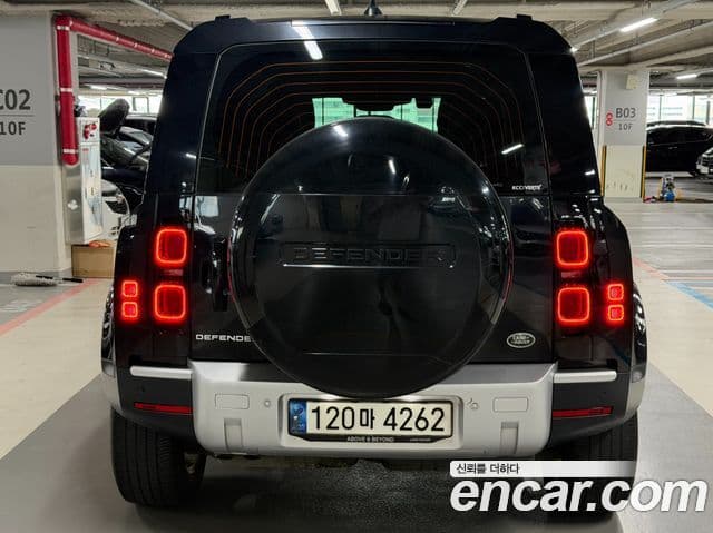 Land Rover Defender 2021 — ფოტო 18/18