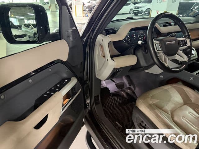 Land Rover Defender 2021 — ფოტო 17/18