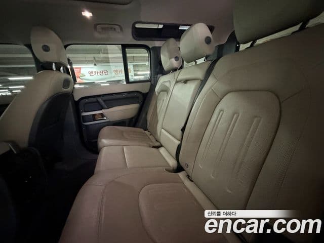Land Rover Defender 2021 — ფოტო 14/18
