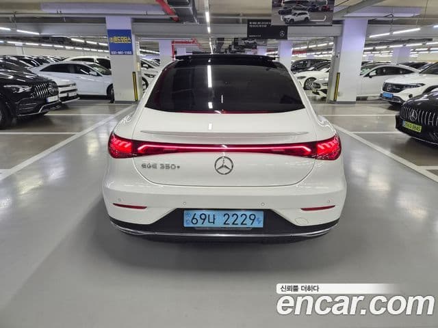 Mercedes-Benz EQE 2022 — ფოტო 6/20