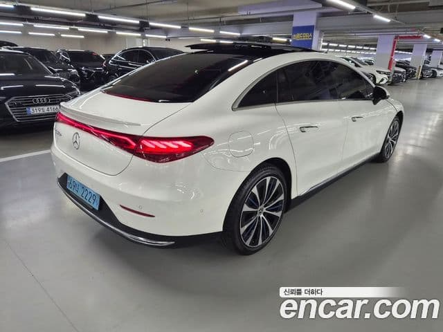 Mercedes-Benz EQE 2022 — ფოტო 20/20