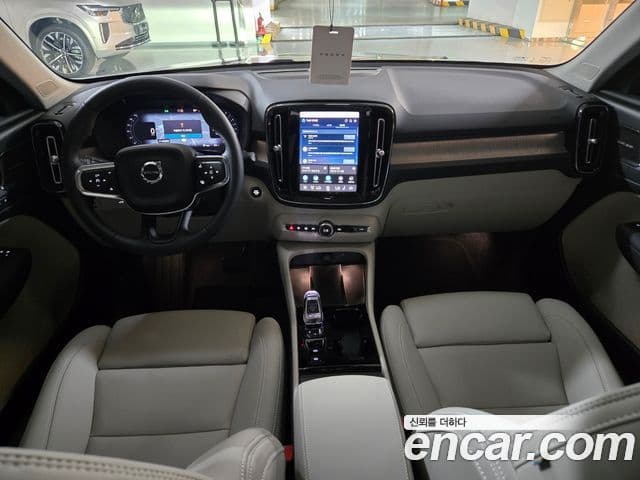 Volvo XC40 2026 — Photo 10/18