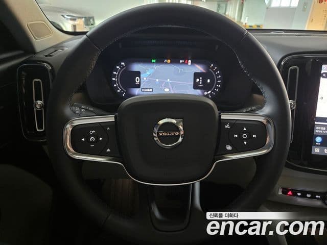 Volvo XC40 2026 — Photo 4/18