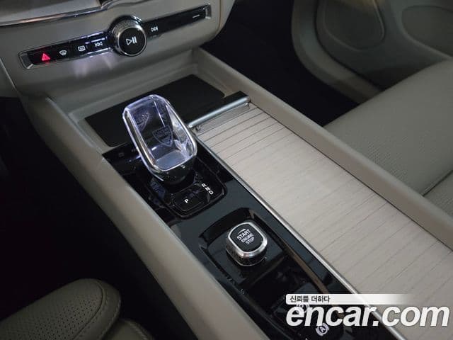 Volvo XC60 2026 — Şəkil 10/15