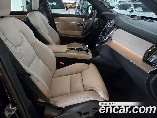 Volvo XC90 2026 — ფოტო 13/20