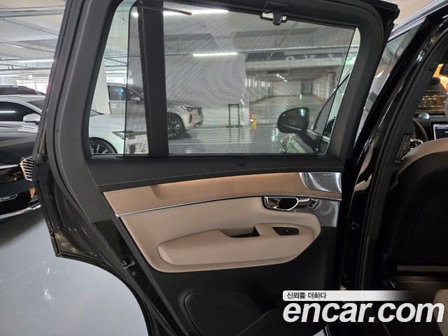 Volvo XC90 2026 — ფოტო 8/20