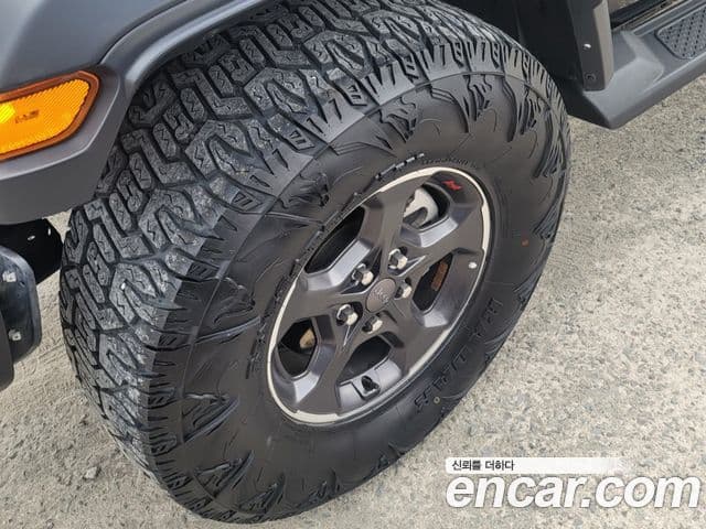 Jeep Gladiator 2022 — Photo 15/19