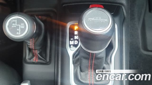 Jeep Gladiator 2022 — Photo 18/19