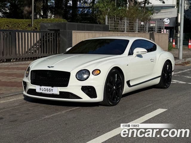 Bentley Continental GT 2021 — Photo 8/20