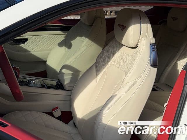 Bentley Continental GT 2021 — Photo 17/20