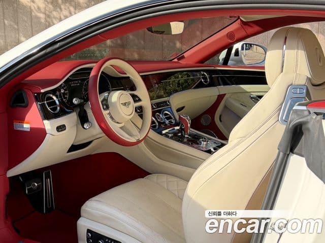 Bentley Continental GT 2021 — Photo 9/20
