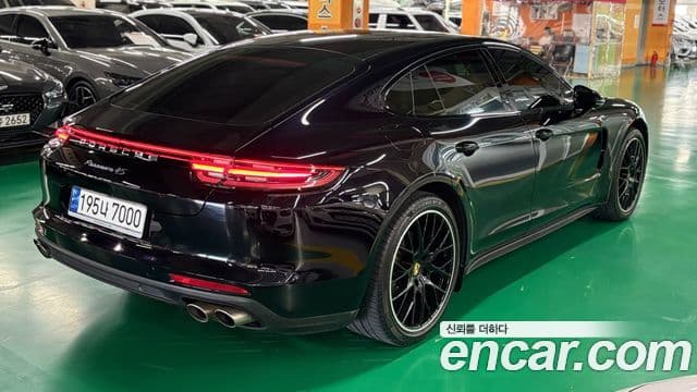 Porsche Panamera 2018 — Photo 12/16