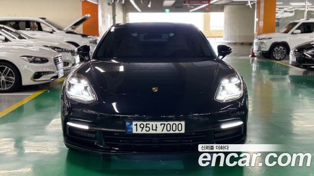Porsche Panamera 2018 — Photo 8/16