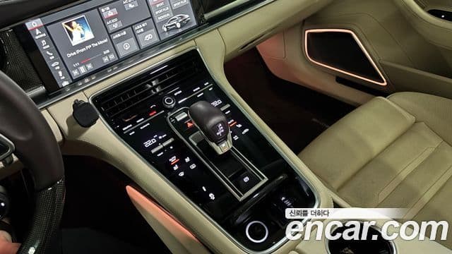 Porsche Panamera 2018 — Photo 15/16