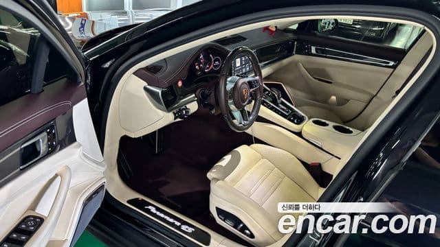 Porsche Panamera 2018 — Photo 2/16