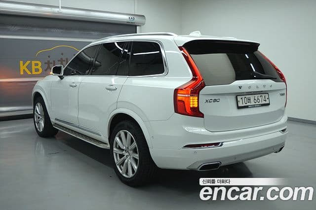 Volvo XC90 2018 — Şəkil 10/20
