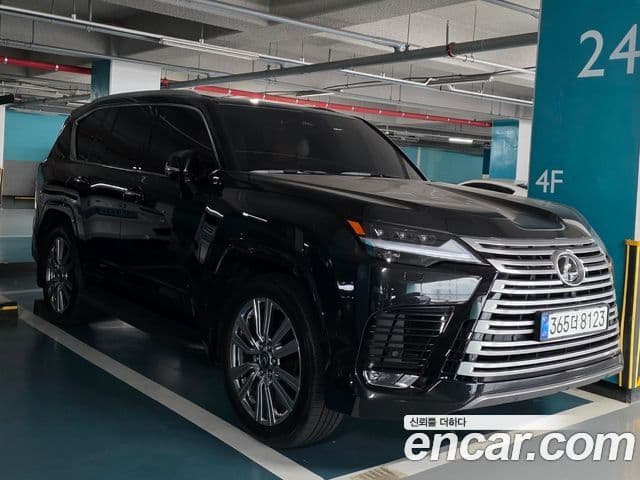 Lexus LX 2025 — Photo 8/11