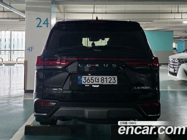 Lexus LX 2025 — Photo 2/11