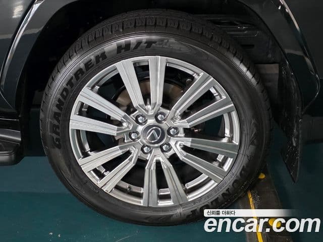 Lexus LX 2025 — Photo 7/11