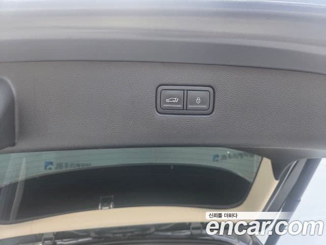 Genesis GV80 2023 — Photo 8/20