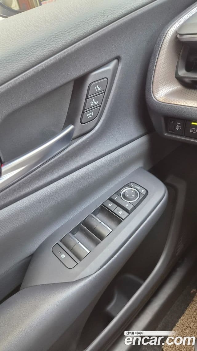 Toyota Prius 2024 — Фото 12/18