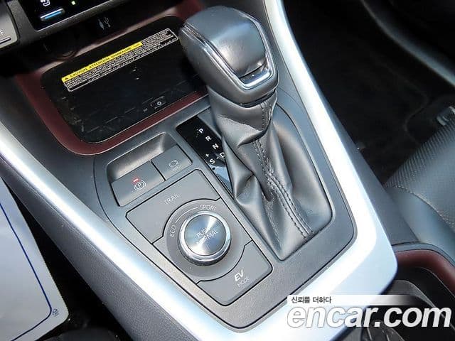 Toyota RAV4 2019 — Şəkil 8/20