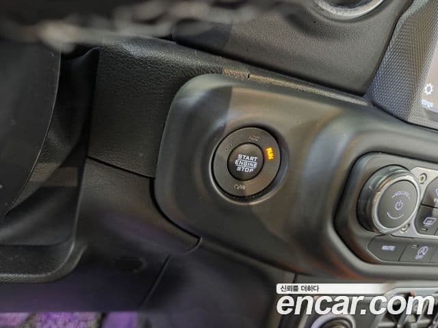 Jeep Wrangler 2021 — ფოტო 12/20