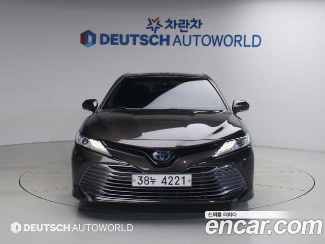 Toyota Camry 2018 — Şəkil 7/20