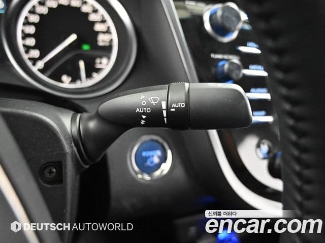 Toyota Camry 2018 — Şəkil 12/20